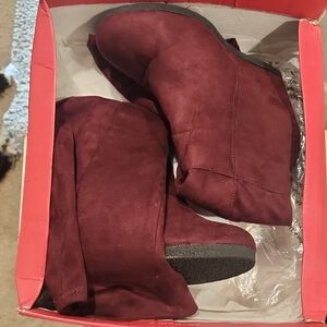 Womens Suede Wine Colored Heeled Boots